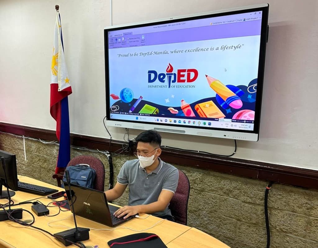DepEd Manila HRIS Desktop Application Screenshot